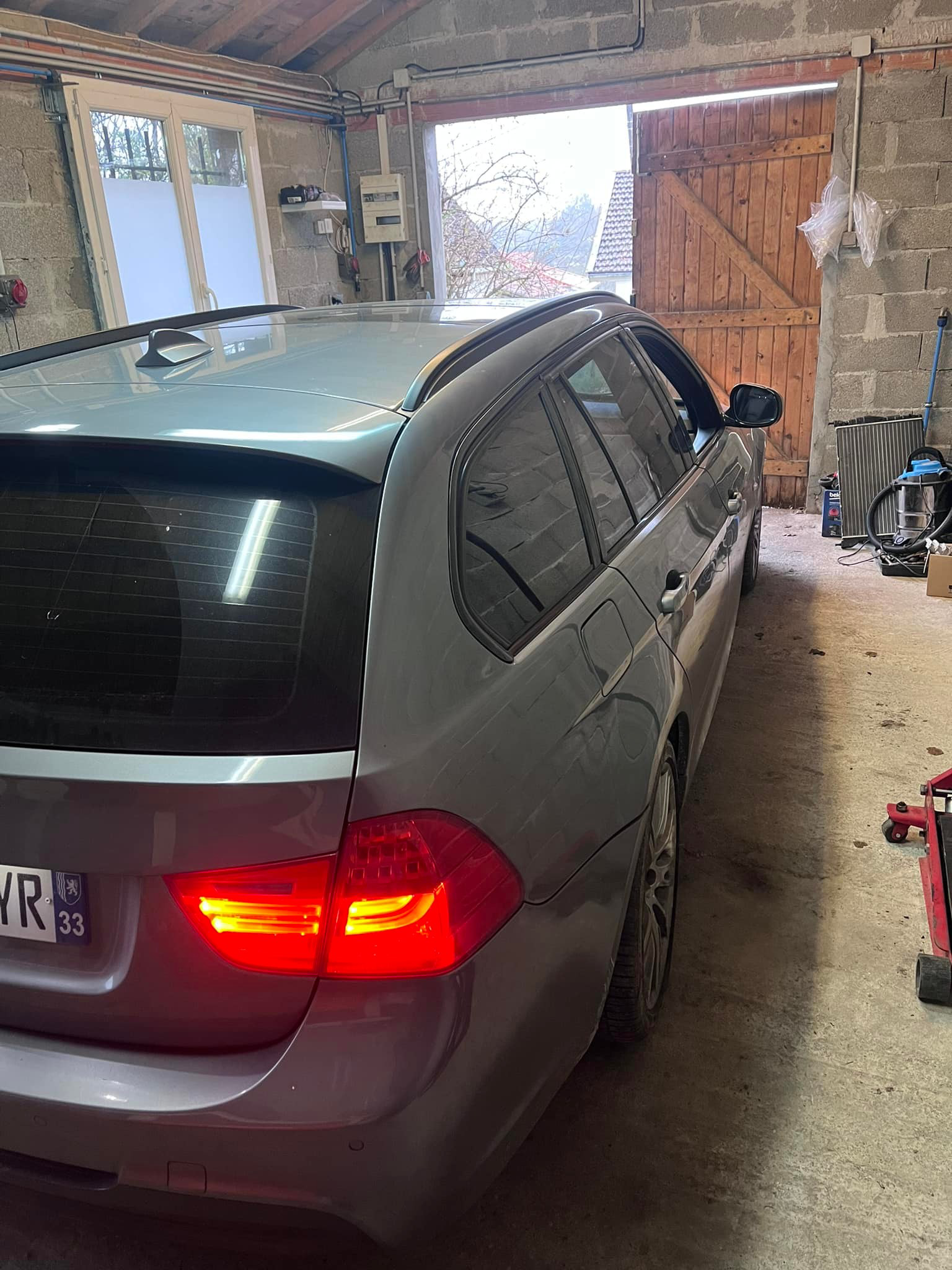 Garage auto à Montussan